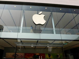 iPhone销售额大跌10%，大中华区业绩下滑8%！近8000亿元！苹果启动史上最大回购，市值盘后一度增加逾1.4万亿元