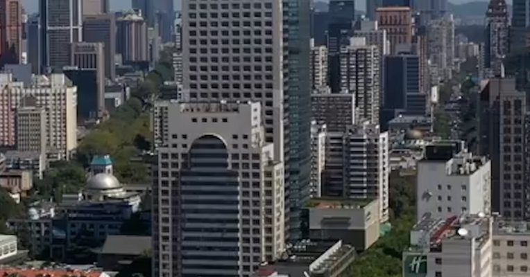 购房即可落户！刚刚，南京出台新政！2023年南京市常住人口近千万 