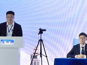 首次将集采履约情况纳入排名有何影响，采购周期变长带来哪些变化……每经现场专访为您解读人工关节集采新规