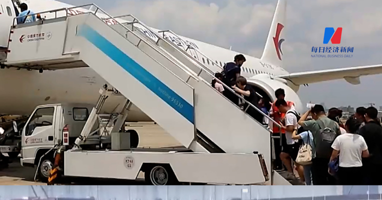 “上新”中！C919商运一周年 累计安全运行超6000小时