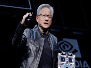 英伟达深夜发“重磅” 预计明年推出Blackwell Ultra AI芯片