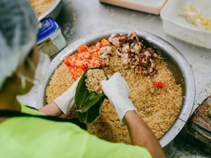 成都老小区，藏着一个非遗“粽子梦工厂”