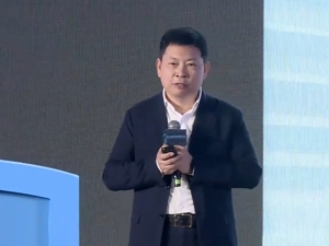 我们30万以下的车全都在亏损！华为余承东发声：还不具备做20万以下汽车的能力，卖便宜就亏死了