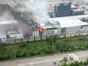 韩国一电池厂突发大火，初步调查结果公布！母公司股价跳水超20%！为何多名中国公民遇难？
