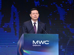 中国移动董事长杨杰：推进“AI+未来产业” 加速人形机器人、脑机接口等新业态成熟