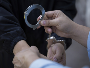最新！俄内务部将乌武装部队陆军副司令列入通缉名单；俄罗斯法院缺席逮捕多名乌克兰前政要