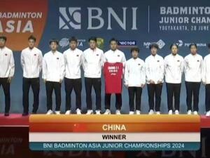 中国队夺冠，全队带张志杰球衣上领奖台！印尼羽协称张志杰因心脏骤停离世，抢救细节公布