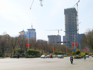上半年百城新房价格累计上涨1.24%，二手房延续“以价换量”价格环比连跌26个月