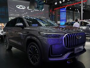 销量横评丨自主车企“年中考”成绩出炉：比亚迪“独大”，奇瑞首次突破百万辆，海外市场暂定“五虎”格局