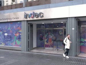 这个国家进入公共紧急状态，为期一年！