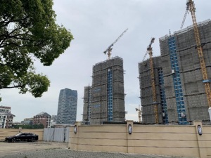 从企业总部到滨江豪宅，实探上海“豪宅包围圈”里的商改住地块，多地已现商改住调更