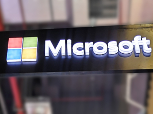 Windows蓝屏，全球宕机！涉事公司：这不是一起网络攻击！股价盘前跌超18%，马斯克发声