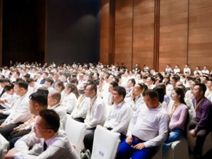 李嘉诚在京最后一个项目御翠园开盘，已升值超50倍，其他拿地几十年的项目也开始打折卖
