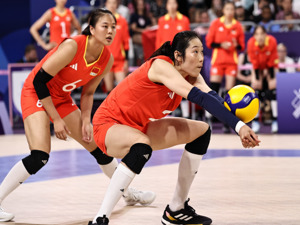 首战告捷！中国女排3:2战胜卫冕冠军美国女排！李家超祝贺张家朗卫冕夺金