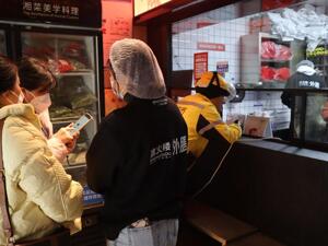 餐饮降价潮下，海底捞、太二酸菜鱼等竞相加码 外卖“卫星店”是个好生意吗？