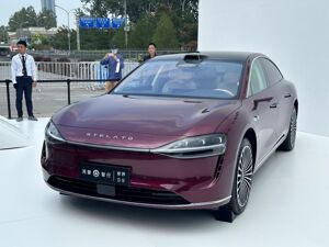 迄今最贵“华为系轿车”入市！北汽喊出“ALL IN”口号，将对“56E”发起正面冲击？