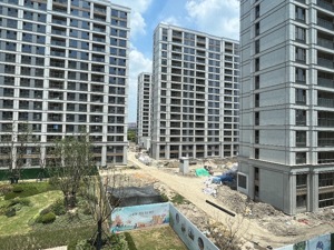 项目观察｜认购客户太少取消摇号、去化不利被迫“上渠道”：时隔一年，陆家嘴集团浦东项目从火热到遇冷