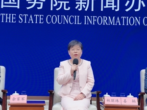 国新办举行“最美医生”代表中外记者见面会