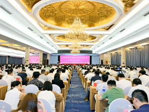 四川省酒业协会整合省级白酒评委队伍 全省省级白酒评委换领统一证书