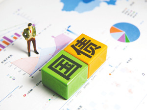 央行8月“买短卖长”净买入国债面值1000亿元