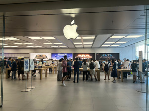 iPhone 16系列今日正式发售  线下“黄牛”加价300~400元抢购Pro Max版