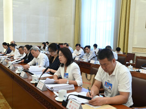 步长制药赵菁列席十四届全国人大常委会第十一次会议