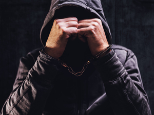 投入不到10万，半年获利550余万！揭秘证券投顾类非法代理维权的“黑色生意”