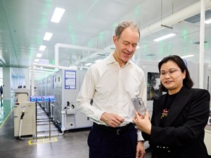 供应链再受关注 苹果首席运营官探访蓝思科技、立讯精密与博众精工