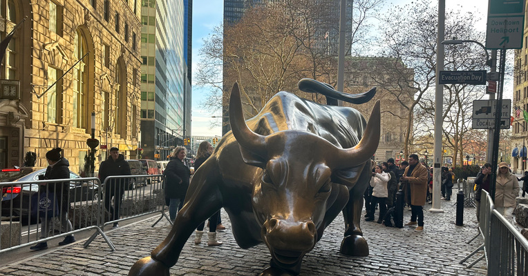 美股收盘涨跌不一 特斯拉大涨22% 热门中概股普跌