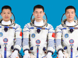 太空“出差”192天后，神十八航天员今日凌晨平安回家，中国首位累计飞行超1年的航天员是他