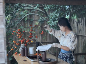 李子柒阔别三年归来：首条视频观看破亿，微博单日涨粉超90万
