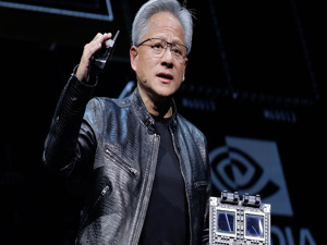黄仁勋最新发声！AI正掀起科学革命，机器人时代正在到来