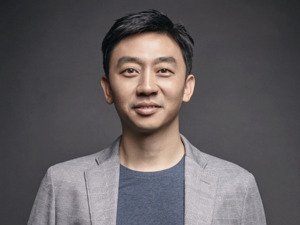 专访“AIGC第一股”出门问问创始人李志飞：准备跃至坚冰之上