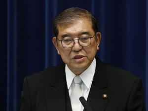 突发！日本首相石破茂所乘车辆发生碰撞事故！当地官员回应......