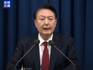 韩国民众举行大规模集会，要求尹锡悦下台！继朴槿惠后，韩国再次出现总统遭弹劾的情况