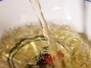 半年卖出40万箱，黄酒新品接连出圈，“叫好不叫座”怪圈正被打破？
