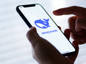 强“蹭”DeepSeek概念？三连涨停后，这家A股公司终于回应了