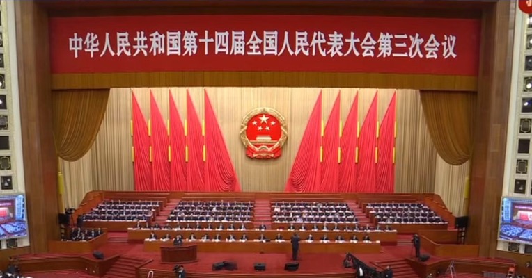 政府工作报告：#今年GDP增速预期目标5%左右，城镇新增就业1200万人以上 #政府工作报告