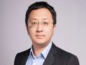 深读政府工作报告|专访蒲松涛：2025年是“智能普惠”转折点，AI终端、智能汽车、服务机器人等将成为代表性产品