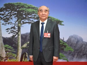 中国白酒国际化困局待破，全国人大代表、古井贡酒董事长梁金辉呼吁顶层设计、系统推进|全国两会·酒企声音