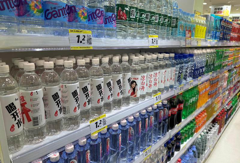 零食量販渠道成飲料“新戰(zhàn)場(chǎng)”：去年滲透率增速超100% 哪些品類(lèi)更有機(jī)會(huì)？