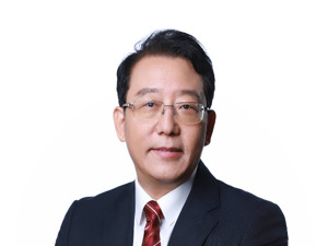 对话广汽集团董事长冯兴亚：车企应守住底线，坚持打“价值战”