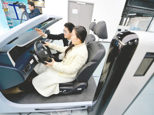 2025汽车与智驾·智享未来报告丨安全疑云下的智驾消费：购车者在“信任”与“担忧”间摇摆