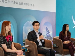 直击业绩会丨国泰航空管理层：提升成本效益应对机票价格压力，内地乘务员未来将增加至10%