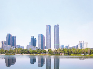 2025年中国酒业如何破局求变？ 一场论坛、五大奖项、三大报告深度解密
