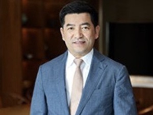 绿城中国：张亚东辞任董事会主席 中交系刘成云接任