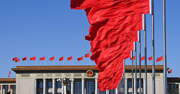李强同欧盟委员会主席冯德莱恩通电话