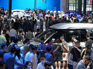 2025上海车展｜全球汽车消费看中国：展览面积超36万平方米、展商近1000家