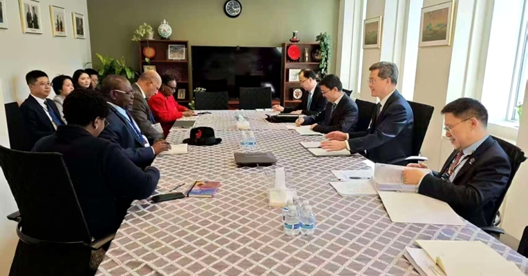 蓝佛安出席2025年二十国集团财长和央行行长第二次会议并举行多场双边会见