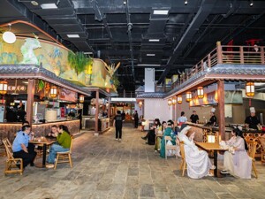 东华里商业街区正式开业 成都青羊区以首发经济激发消费新活力
